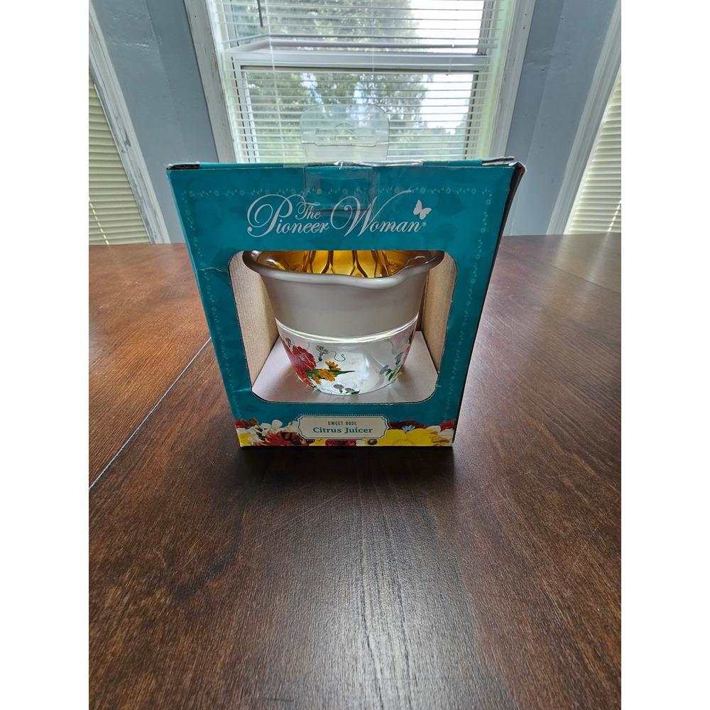 The Pioneer Woman Sweet Rose Citrus Juicer Floral Glass 2 Piece Set New in Box